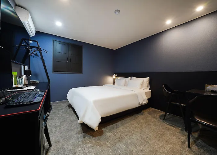 Motel Sinchon Anytime 2*